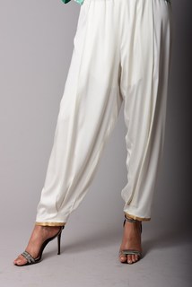 Areeba Habib feet photo 3