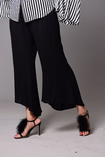 Areeba Habib feet photo 1