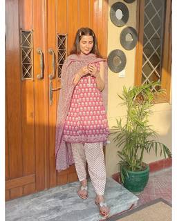Areeba Habib feet photo 16