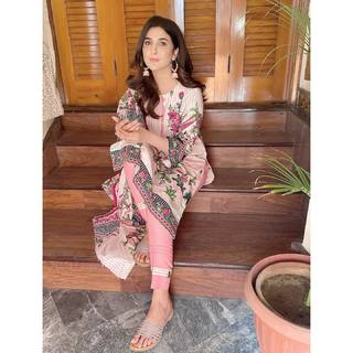 Areeba Habib feet photo 11