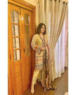 Areeba Habib feet photo 4