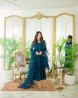 Areeba Habib feet photo 12