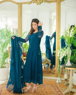 Areeba Habib feet photo 10