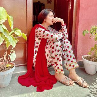 Areeba Habib feet photo 2