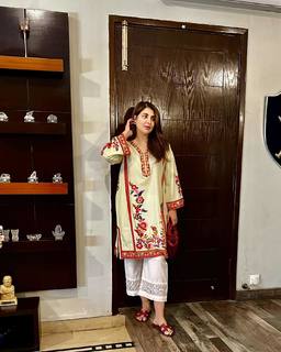 Areeba Habib feet photo 19
