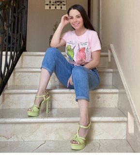 Arely Tellez feet photo 4