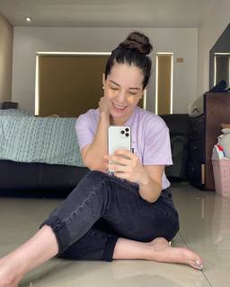 Arely Tellez feet photo 1