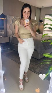 Arely Tellez feet photo 16