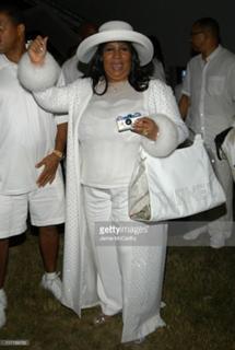 Aretha Franklin feet photo 13