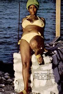 Aretha Franklin feet photo 17
