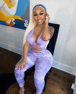 Ari Fletcher feet photo thumbnail