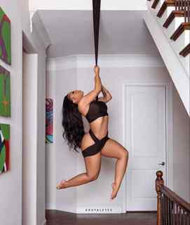 Ari Fletcher feet photo thumbnail