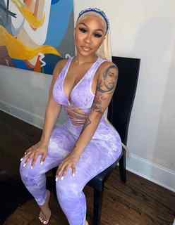 Ari Fletcher feet photo thumbnail