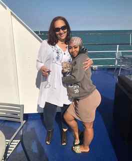 Ari Fletcher feet photo thumbnail