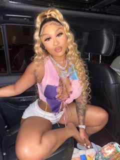 Ari Fletcher feet photo thumbnail