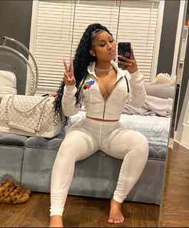 Ari Fletcher feet photo thumbnail