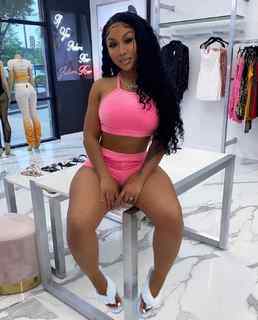 Ari Fletcher feet photo thumbnail