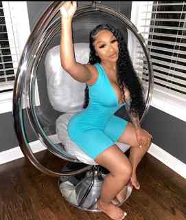 Ari Fletcher feet photo thumbnail