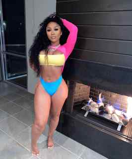 Ari Fletcher feet photo thumbnail