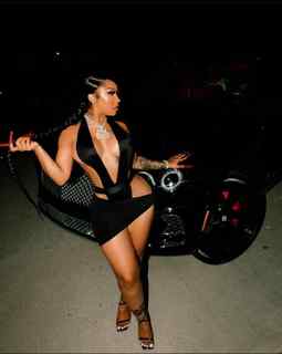 Ari Fletcher feet photo thumbnail