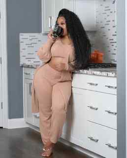 Ari Fletcher feet photo thumbnail