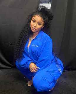 Ari Fletcher feet photo thumbnail