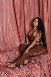 Ari Fletcher feet photo thumbnail