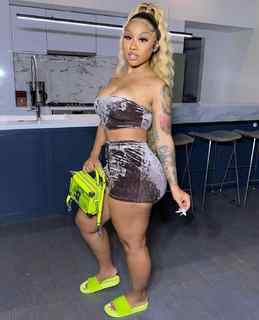 Ari Fletcher feet photo thumbnail