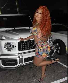 Ari Fletcher feet photo thumbnail