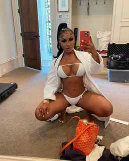 Ari Fletcher feet photo thumbnail