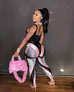 Ari Fletcher feet photo thumbnail