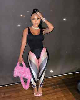 Ari Fletcher feet photo thumbnail