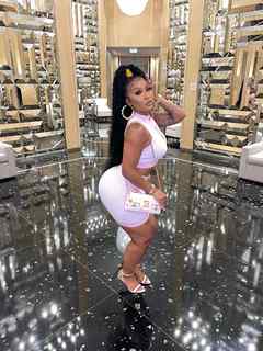 Ari Fletcher feet photo thumbnail