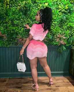 Ari Fletcher feet photo thumbnail