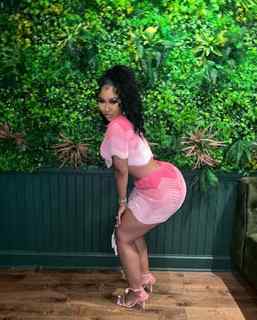 Ari Fletcher feet photo thumbnail