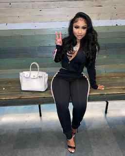 Ari Fletcher feet photo thumbnail