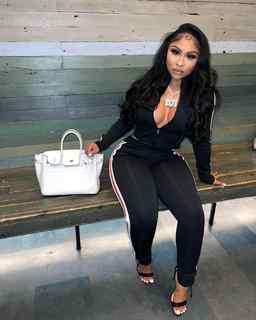 Ari Fletcher feet photo thumbnail