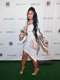 Ari Fletcher feet photo thumbnail