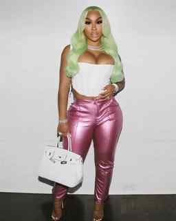 Ari Fletcher feet photo thumbnail