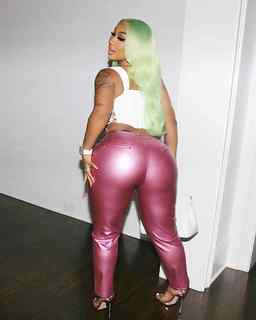 Ari Fletcher feet photo thumbnail