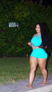 Ari Fletcher feet photo thumbnail