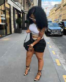 Ari Fletcher feet photo thumbnail