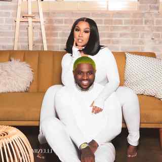 Ari Fletcher feet photo thumbnail