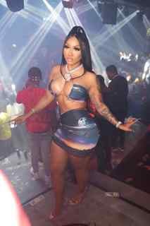 Ari Fletcher feet photo thumbnail