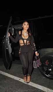 Ari Fletcher feet photo thumbnail