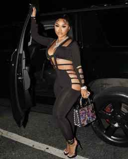 Ari Fletcher feet photo thumbnail