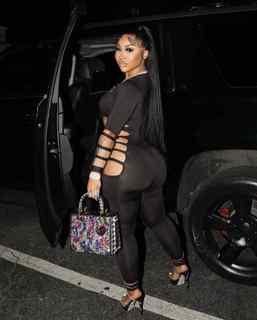 Ari Fletcher feet photo thumbnail