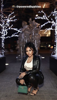 Ari Fletcher feet photo thumbnail