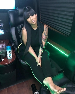 Ari Fletcher feet photo thumbnail