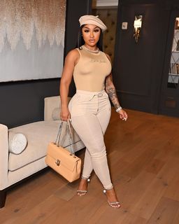 Ari Fletcher feet photo thumbnail